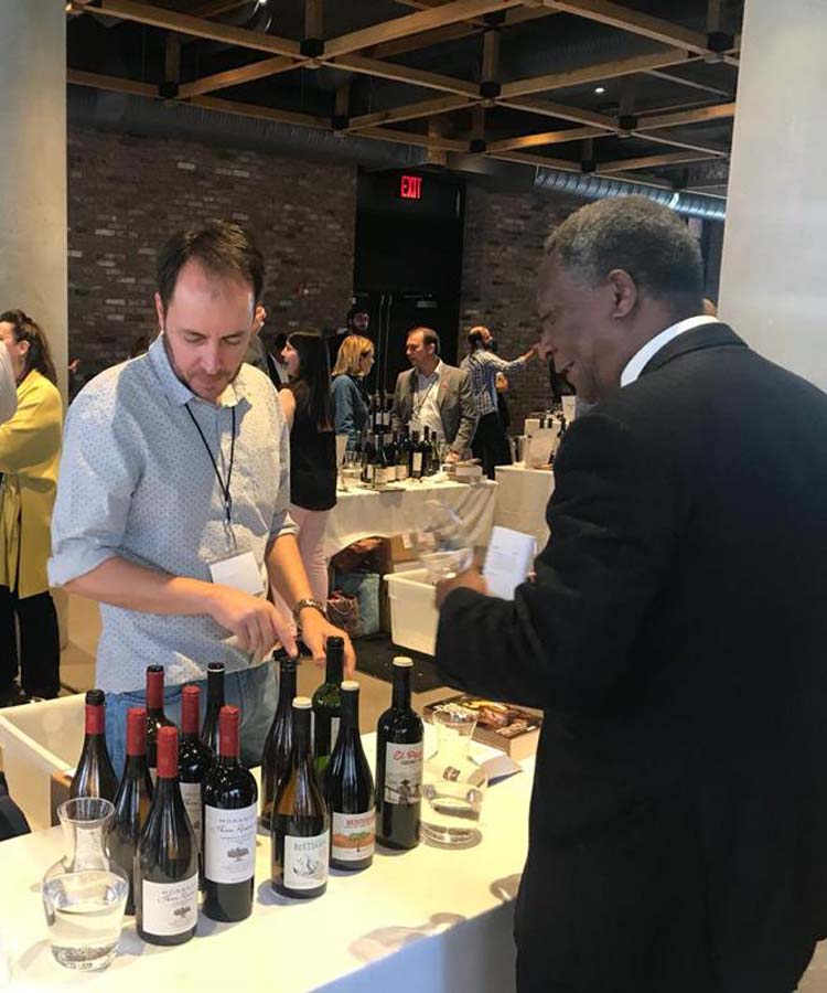 LO MEJOR DE MORANDÉ EN DESCORCHADOS NY